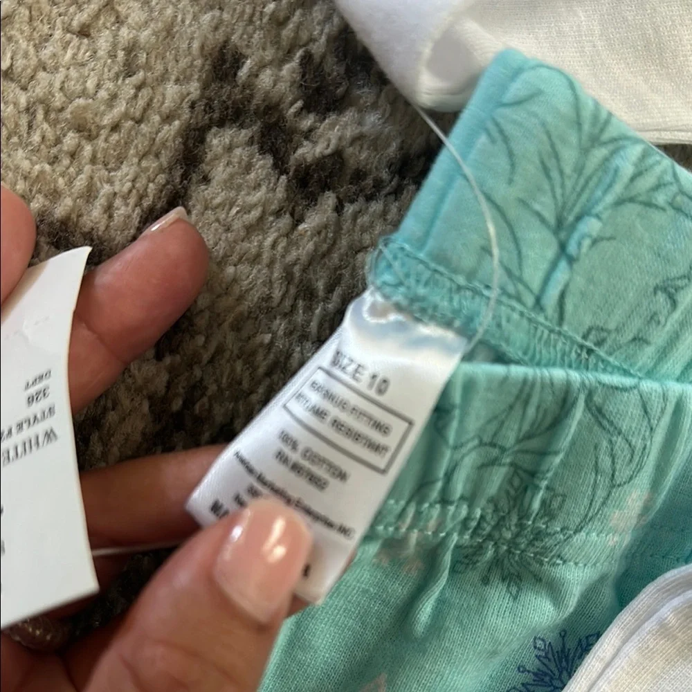 Frozen Themed Kids Pajamas - White and Blue
